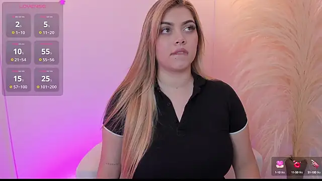 Snapshot of thaliafox_ chatting on 15, 3, 2025 thaliafox online show from 15, 3, 2025