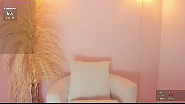 Snapshot of thaliafox_ chatting on 23, 9, 2025 thaliafox online show from 23, 9, 2025