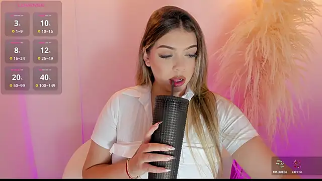 Snapshot of thaliafox_ chatting on 10, 11, 2025 thaliafox online show from 10, 11, 2025