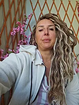 MariaRichi  online show from 6, 10, 2025