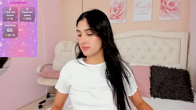 Ashley Evans18 online show from 4, 3, 2025