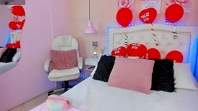 Ashley Evans18 online show from 18, 2, 2025