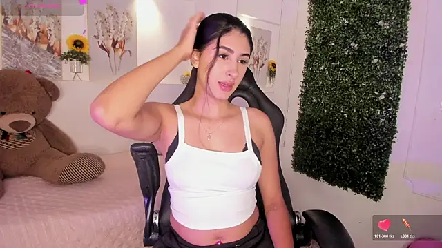 Ashley Evans18 online show from 7, 11, 2025