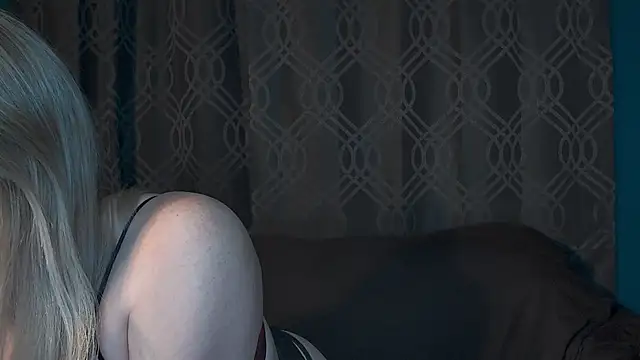 SummerLovingXoXo online show from 19, 3, 2026