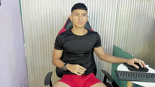 Snapshot of yei-sant chatting on 8, 11, 2025 yei-sant online show from 8, 11, 2025