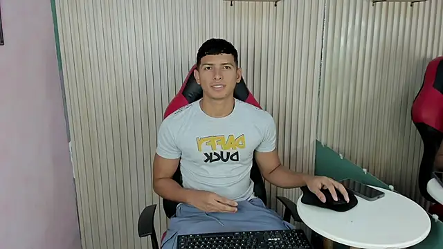 Snapshot of yei-sant chatting on 7, 11, 2025 yei-sant online show from 7, 11, 2025