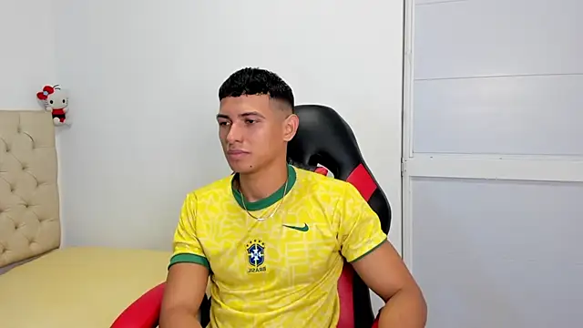 Snapshot of yei-sant chatting on 15, 11, 2025 yei-sant online show from 15, 11, 2025