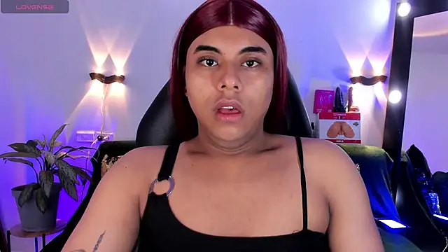 Snapshot of Emili_Roux chatting on 12, 6, 2026 Emili Roux online show from 12, 6, 2026