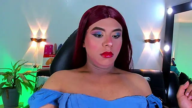 Snapshot of Emili_Roux chatting on 18, 7, 2026 Emili Roux online show from 18, 7, 2026