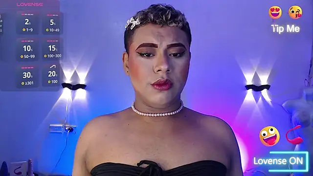 Emili Roux online show from 6, 11, 2025