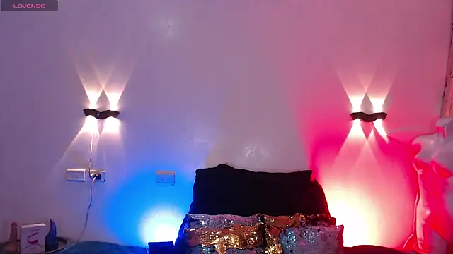 Emili Roux online show from 10, 11, 2025