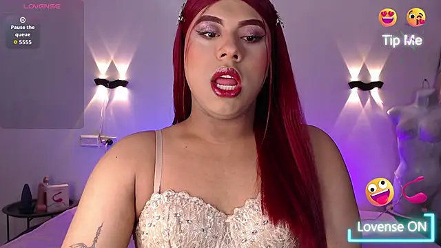 Emili Roux online show from 2, 11, 2025