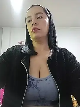 Snapshot of hailey85 chatting on 8, 7, 2026 hailey85 online show from 8, 7, 2026