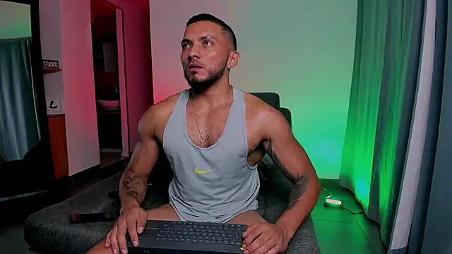 maximusclark1 online show from 14, 3, 2025