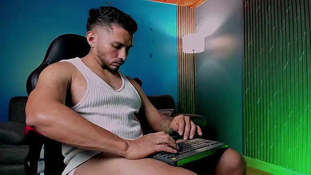 maximusclark1 online show from 7, 1, 2026