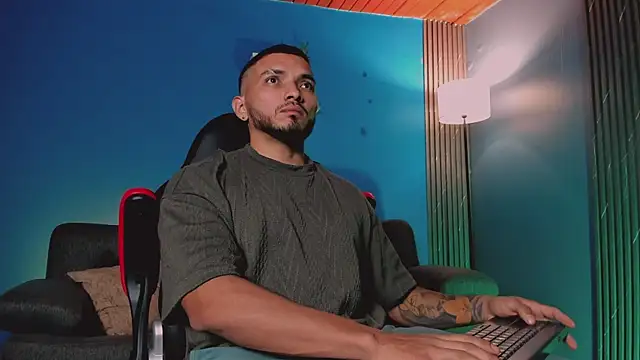 maximusclark1 online show from 8, 1, 2026