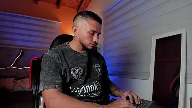 maximusclark1 online show from 24, 3, 2026