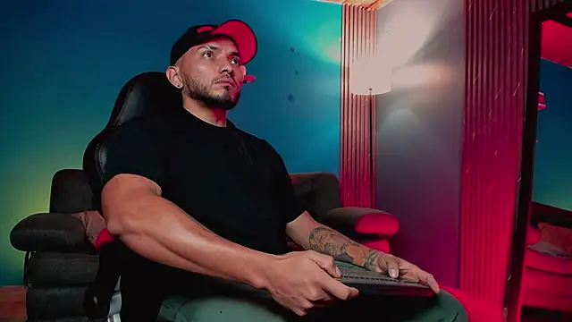 maximusclark1 online show from 13, 1, 2026