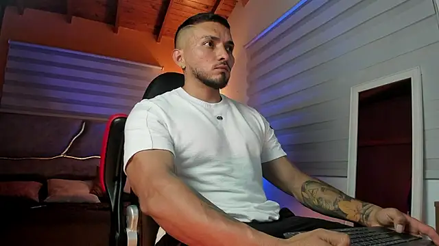 maximusclark1 online show from 25, 3, 2026