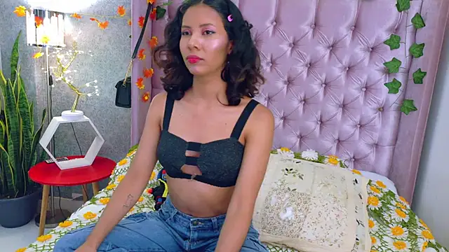 Akane Uwu online show from 16, 11, 2025