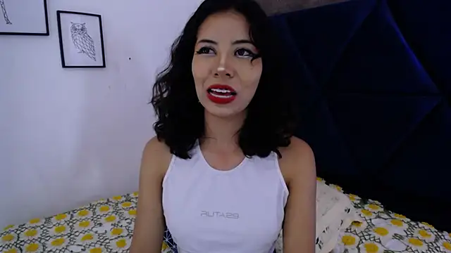 Akane Uwu online show from 8, 10, 2025