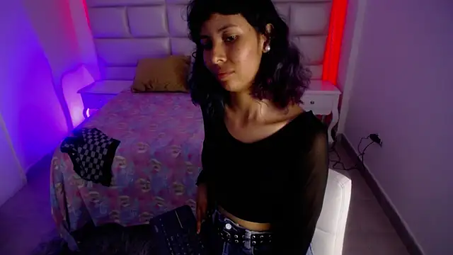 Akane Uwu online show from 23, 3, 2025