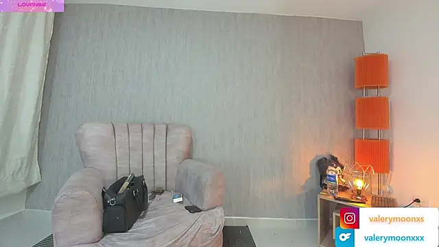 Valery Evaans online show from 10, 10, 2025