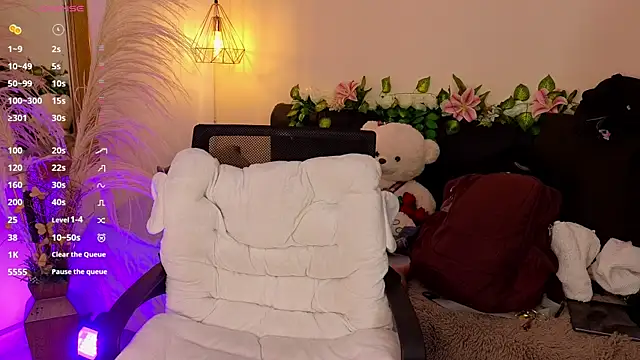 Hannah williams1 online show from 3, 10, 2025