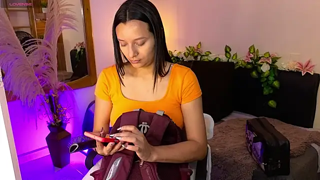 Hannah williams1 online show from 3, 12, 2025