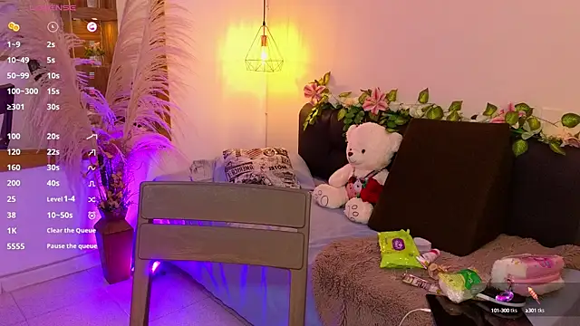 Hannah williams1 online show from 10, 9, 2025