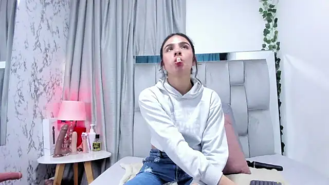 dafne queenn online show from 30, 9, 2025