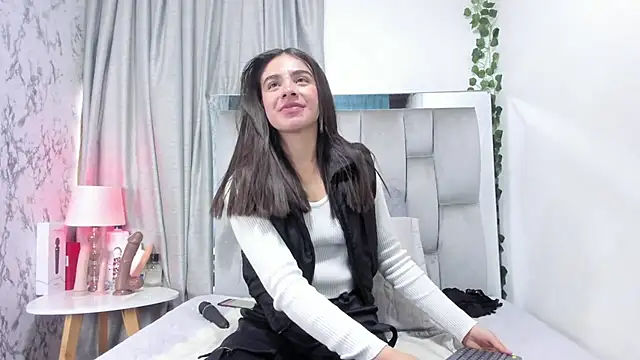 dafne queenn online show from 22, 9, 2025