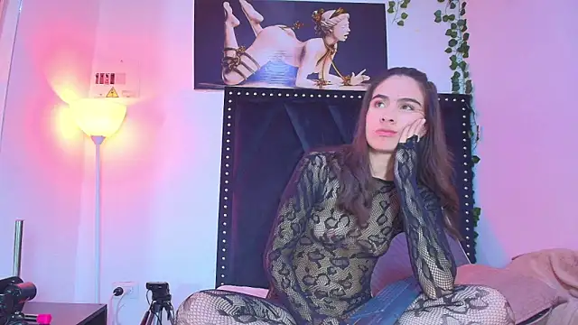 dafne queenn online show from 14, 11, 2025