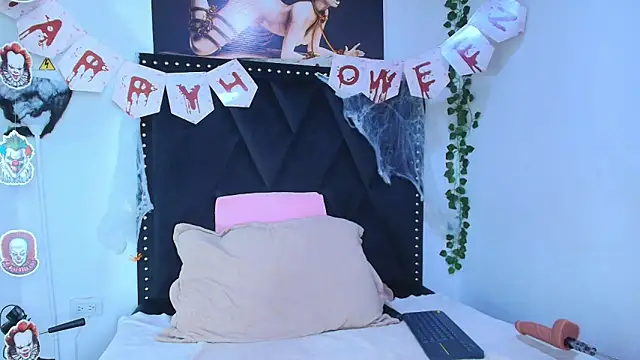 dafne queenn online show from 4, 11, 2025