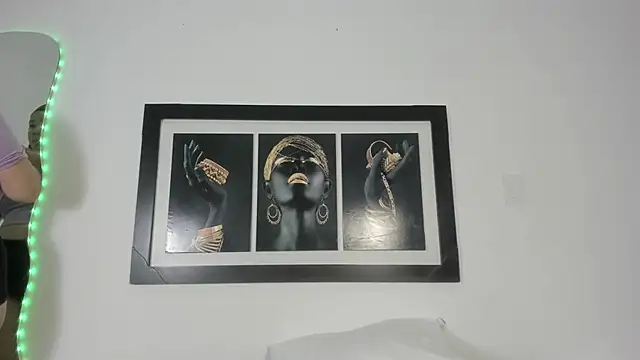 zoee lovv online show from 19, 9, 2025