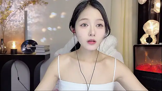 Snapshot of xiaodaibabyy chatting on 4, 3, 2025 xiaodaibabyy online show from 4, 3, 2025