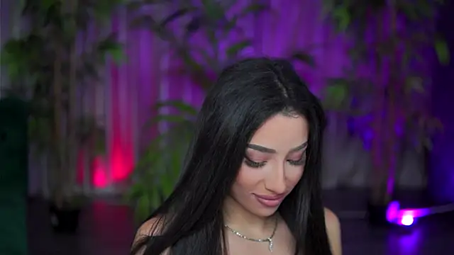 Snapshot of GinaValentinna chatting on 28, 10, 2025 GinaValentinna online show from 28, 10, 2025