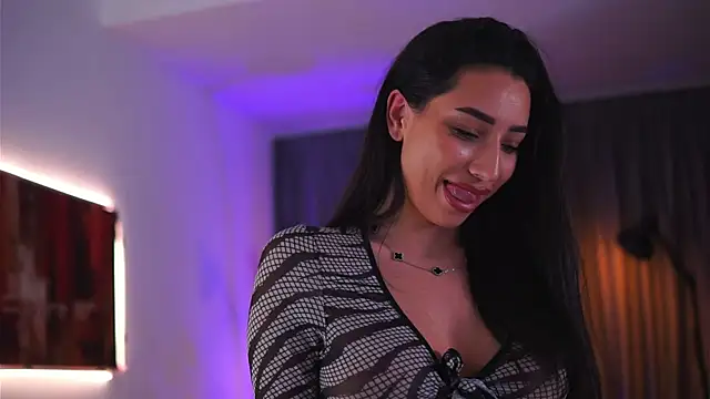 Snapshot of GinaValentinna chatting on 17, 3, 2025 GinaValentinna online show from 17, 3, 2025