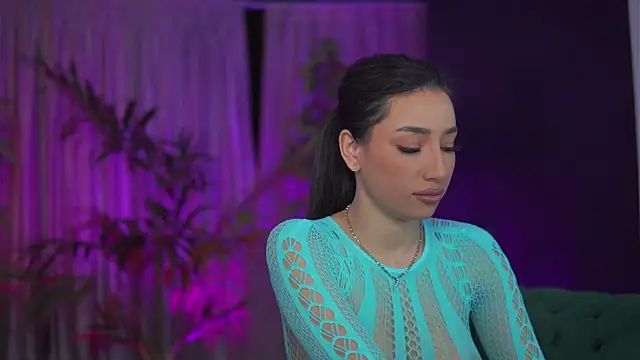 Snapshot of GinaValentinna chatting on 15, 11, 2025 GinaValentinna online show from 15, 11, 2025