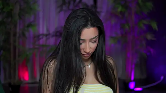 Snapshot of GinaValentinna chatting on 21, 10, 2025 GinaValentinna online show from 21, 10, 2025