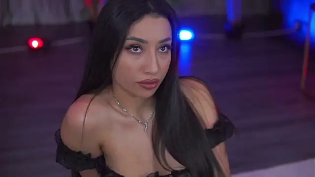 Snapshot of GinaValentinna chatting on 15, 9, 2025 GinaValentinna online show from 15, 9, 2025