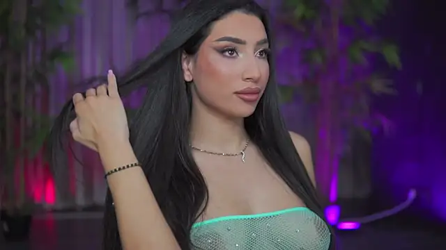 Snapshot of GinaValentinna chatting on 22, 10, 2025 GinaValentinna online show from 22, 10, 2025