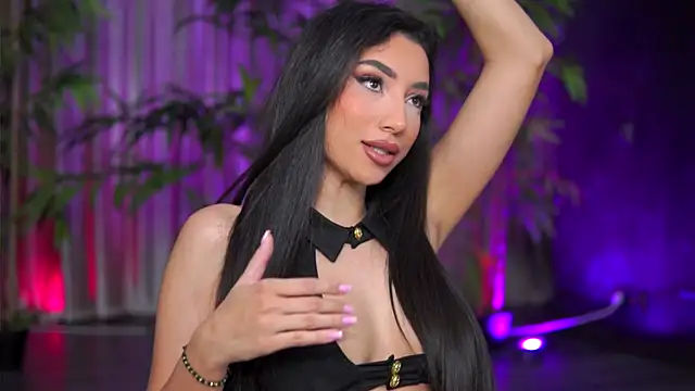 Snapshot of GinaValentinna chatting on 23, 10, 2025 GinaValentinna online show from 23, 10, 2025