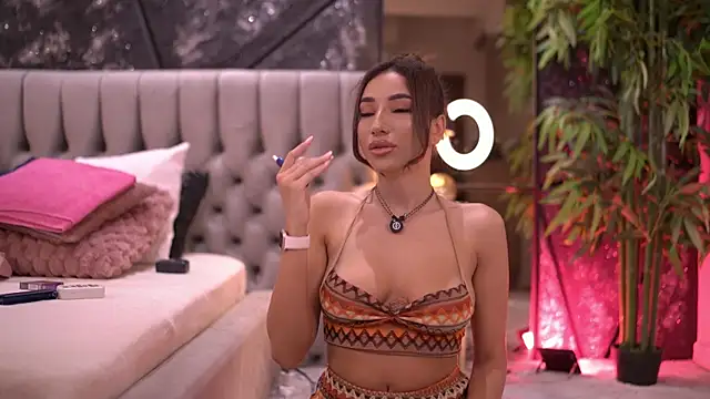 GinaValentinna online show from 20, 6, 2026