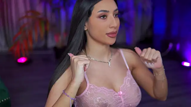 Snapshot of GinaValentinna chatting on 4, 10, 2025 GinaValentinna online show from 4, 10, 2025