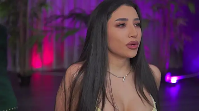 Snapshot of GinaValentinna chatting on 25, 10, 2025 GinaValentinna online show from 25, 10, 2025