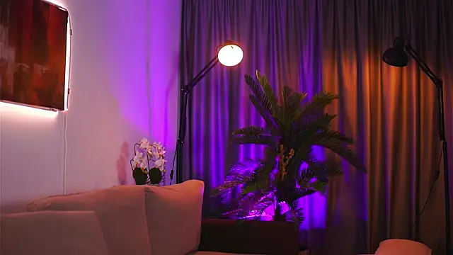 Snapshot of GinaValentinna chatting on 7, 3, 2025 GinaValentinna online show from 7, 3, 2025