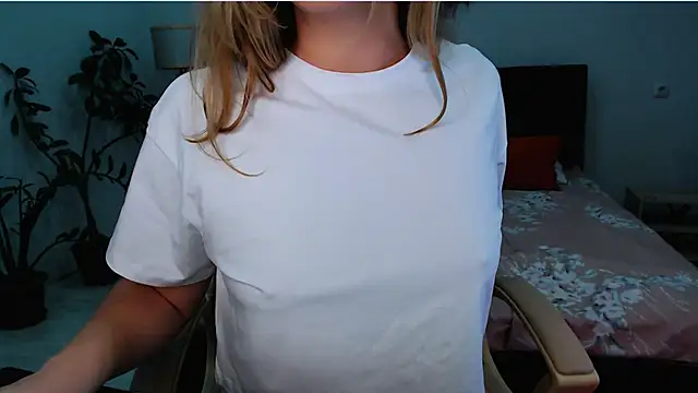 NaughtyNylonFeet online show from 5, 2, 2025