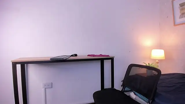 Caroline dh online show from 23, 4, 2026