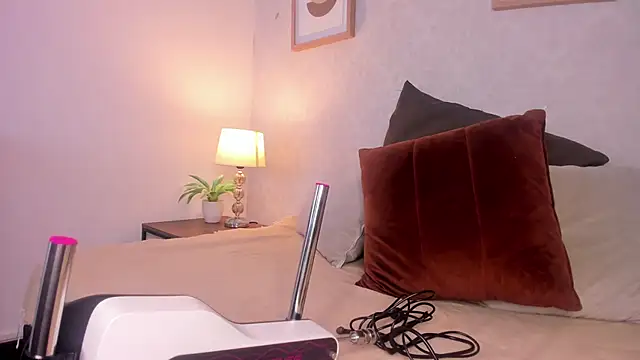 Caroline dh online show from 23, 5, 2026